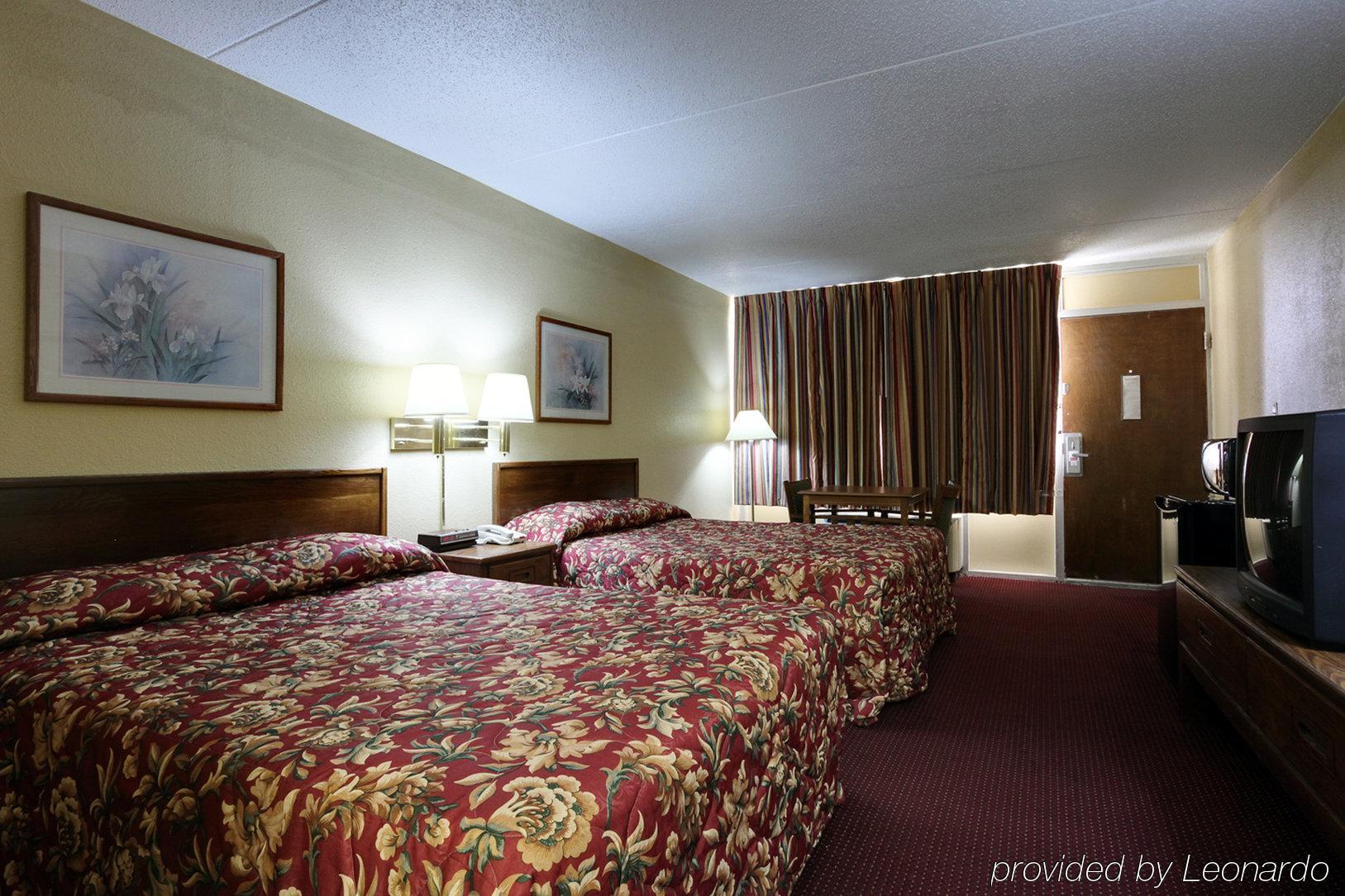 Americas Best Value Inn & Suites Greenville Room photo